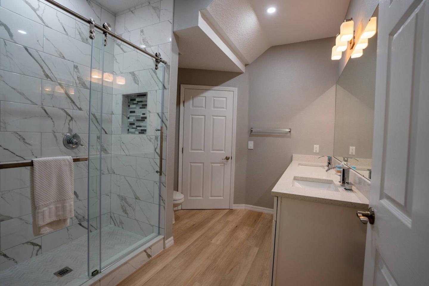 Cozy Three Bedroom — Master Bathroom